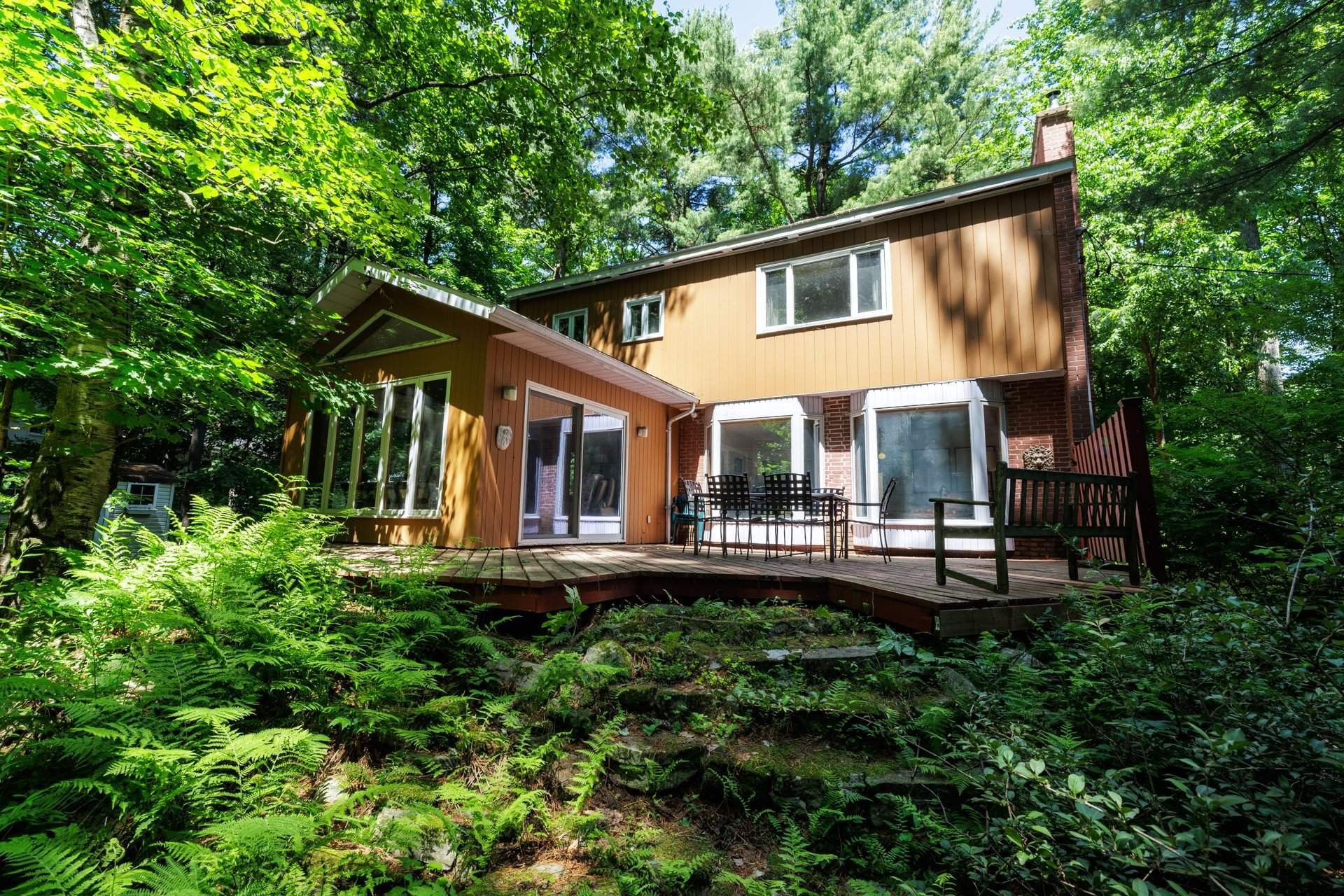 Face arrière - 24 Rue Westwood, Hudson, QC - Outdoor With Deck Patio Veranda