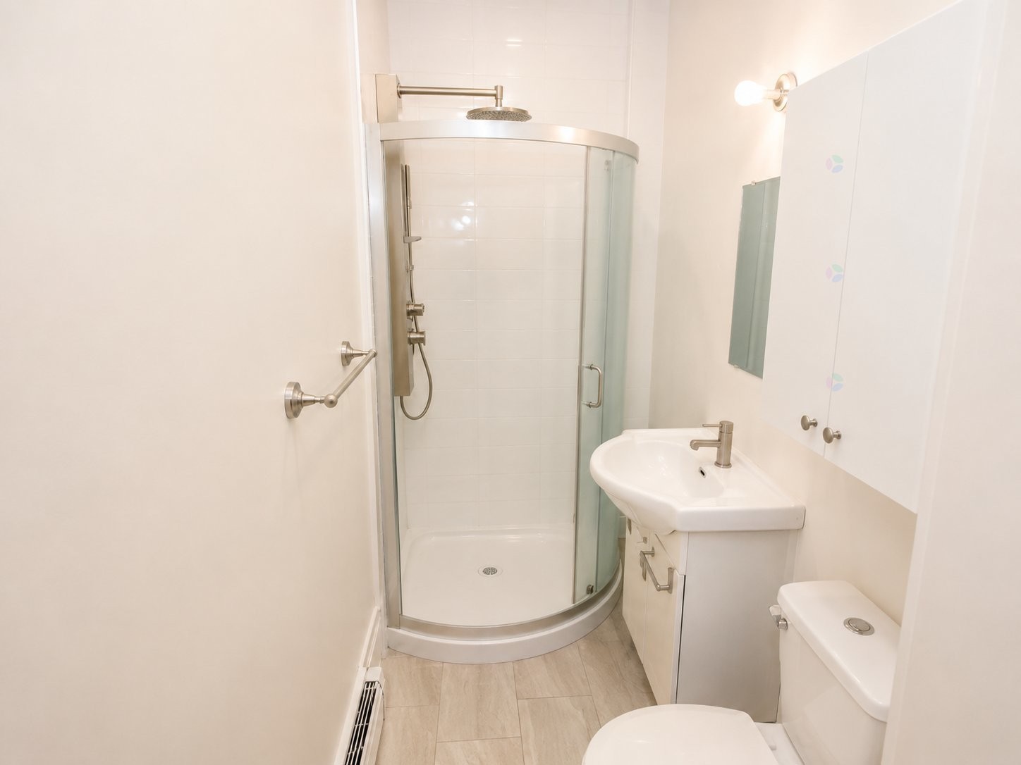 Bathroom - 6214A-6214 Av. Louis-Hébert, Montréal (Rosemont/La Petite-Patrie), QC