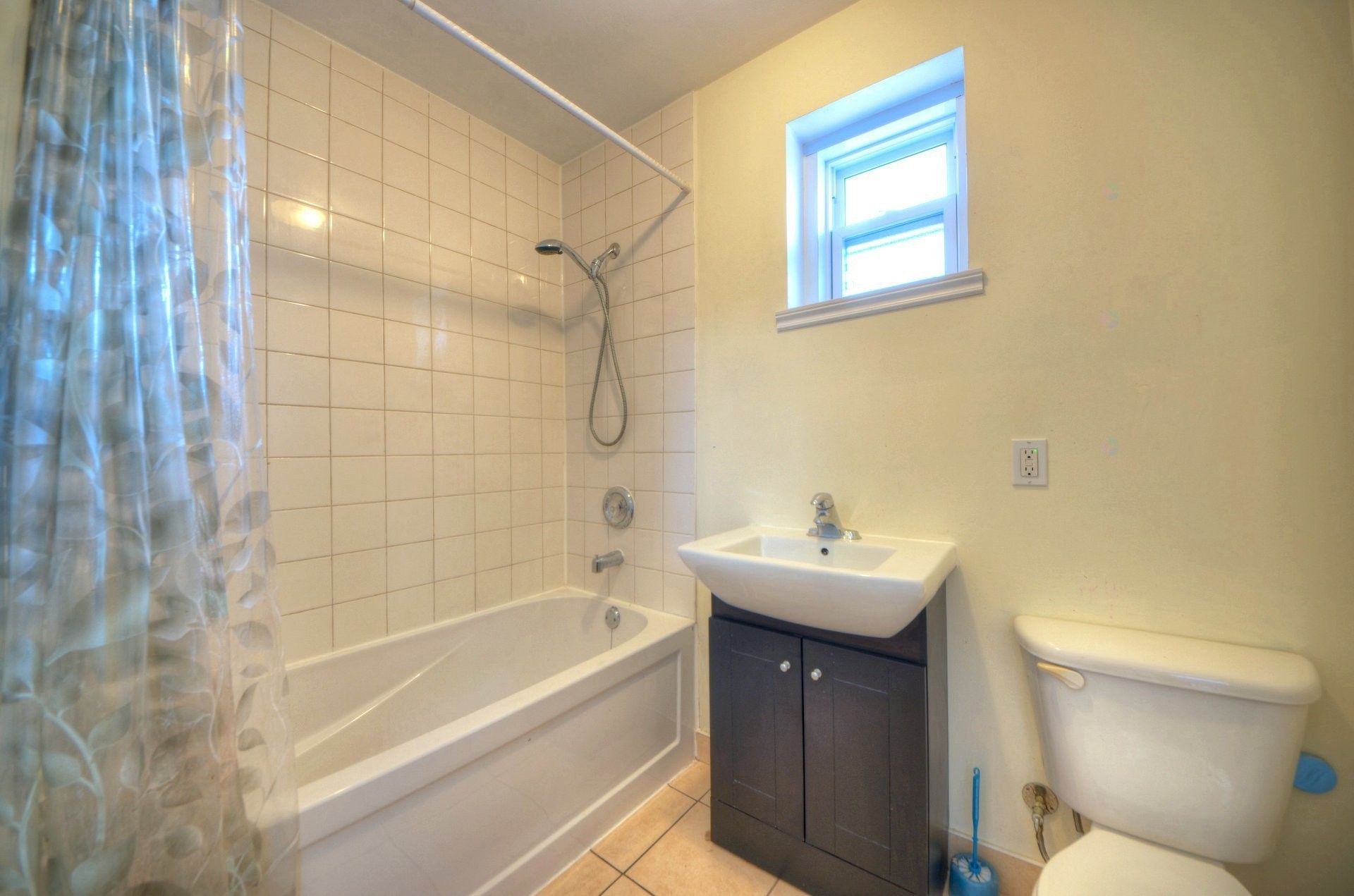 Bathroom - 1458 Rue Atateken, Montréal (Ville-Marie), QC