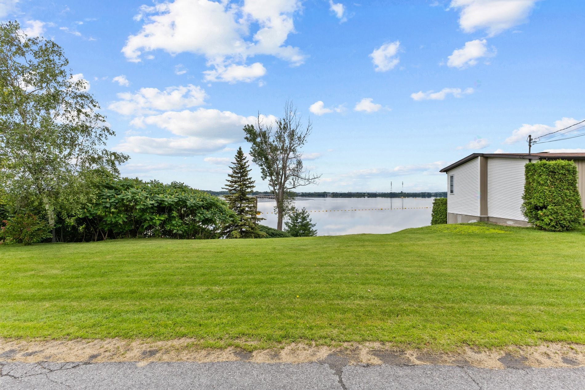 Overall view - Ch. Du Fleuve, Pointe-Des-Cascades, QC