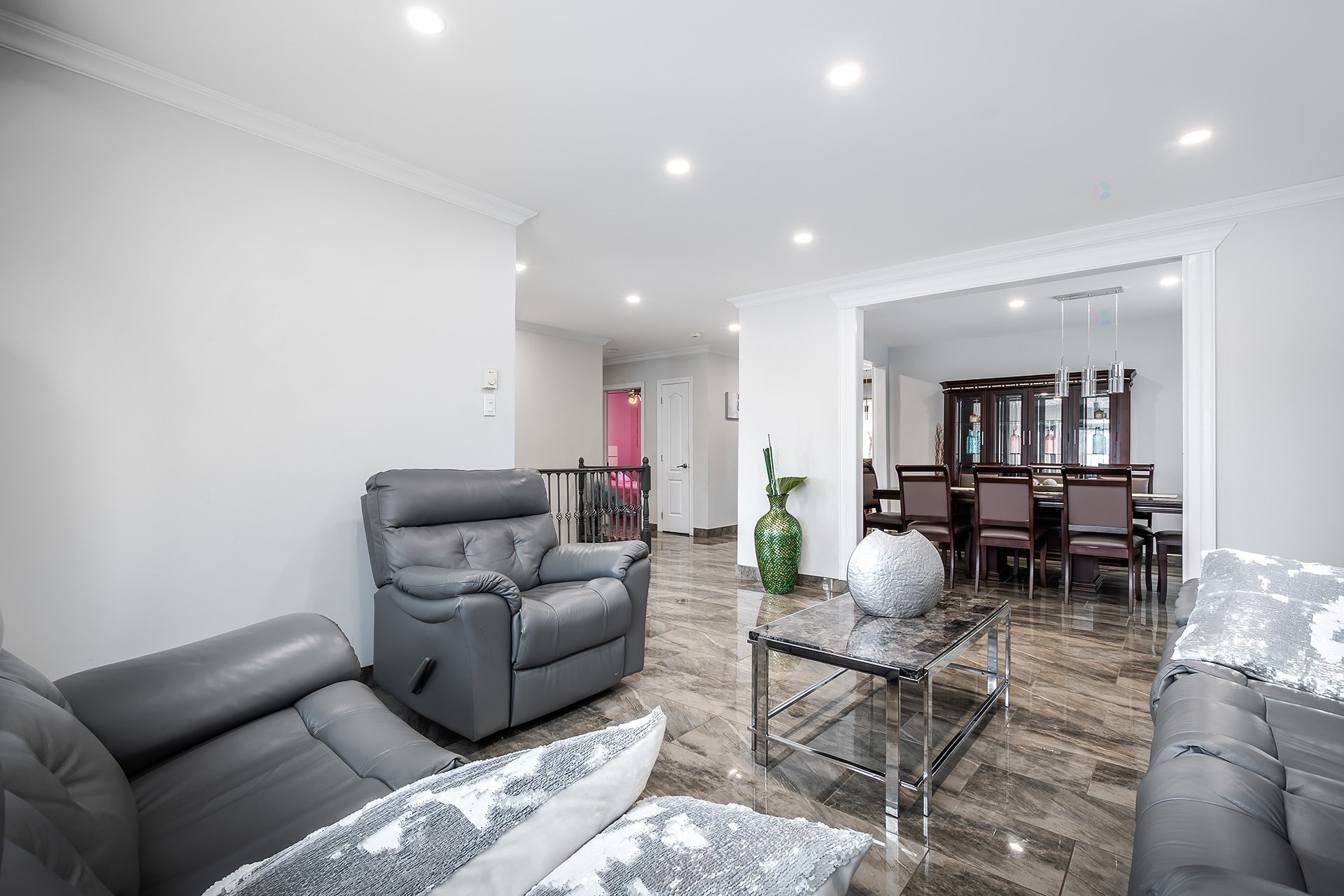 Living Room - 7731 Boul. Perras, Montréal (Rivière-Des-Prairies/Pointe-Aux-Trembles), QC