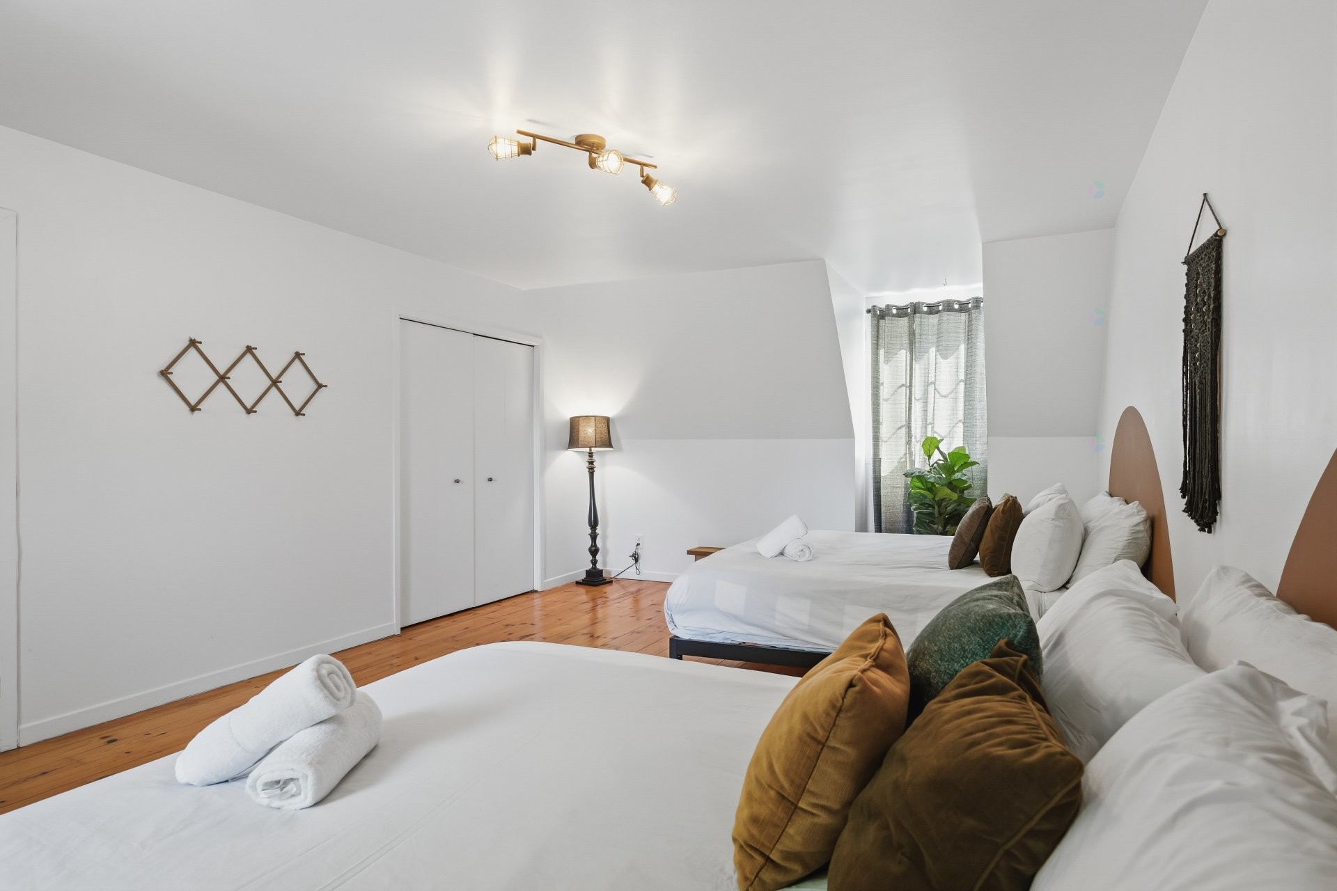 Master Bedroom - 1906 Route Des Tulipes, La Conception, QC