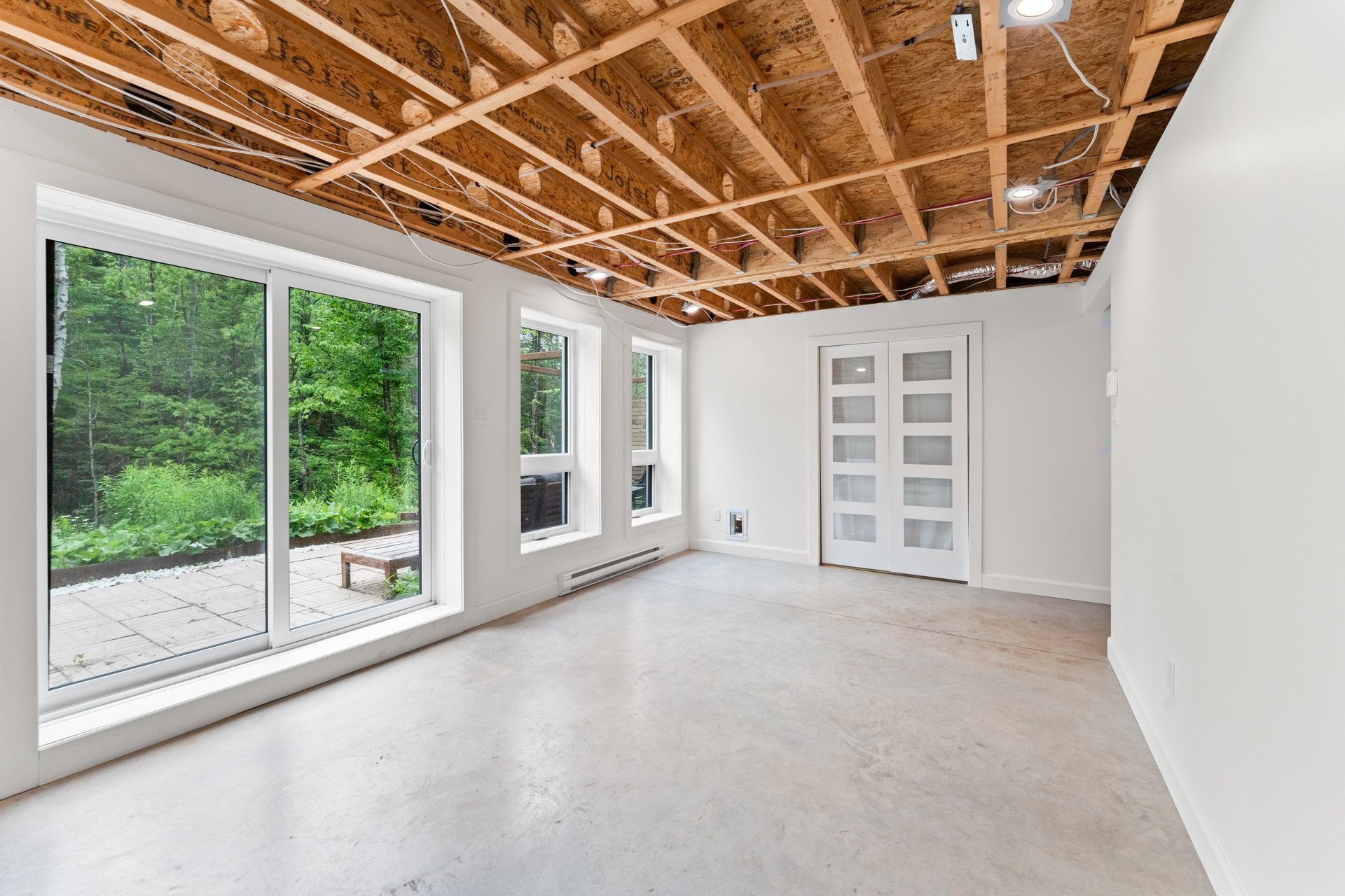 Salle familiale - 6550 Rue Apollo, Rawdon, QC - Indoor Photo Showing Other Room