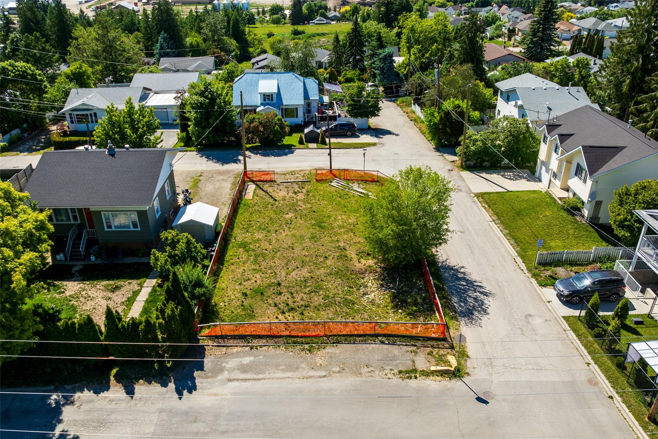 520 8Th Avenue, Creston, BC
