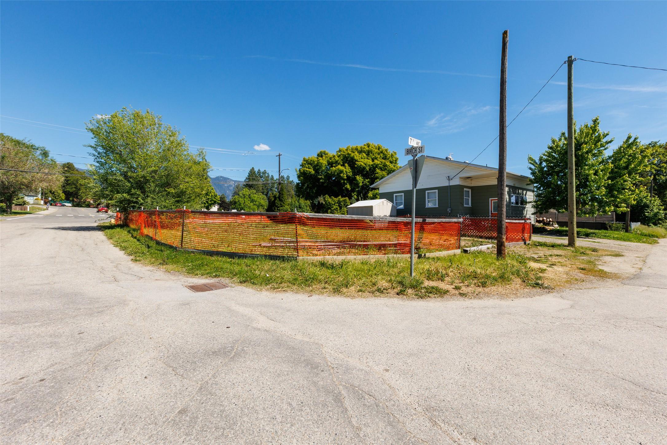 520 8Th Avenue, Creston, BC