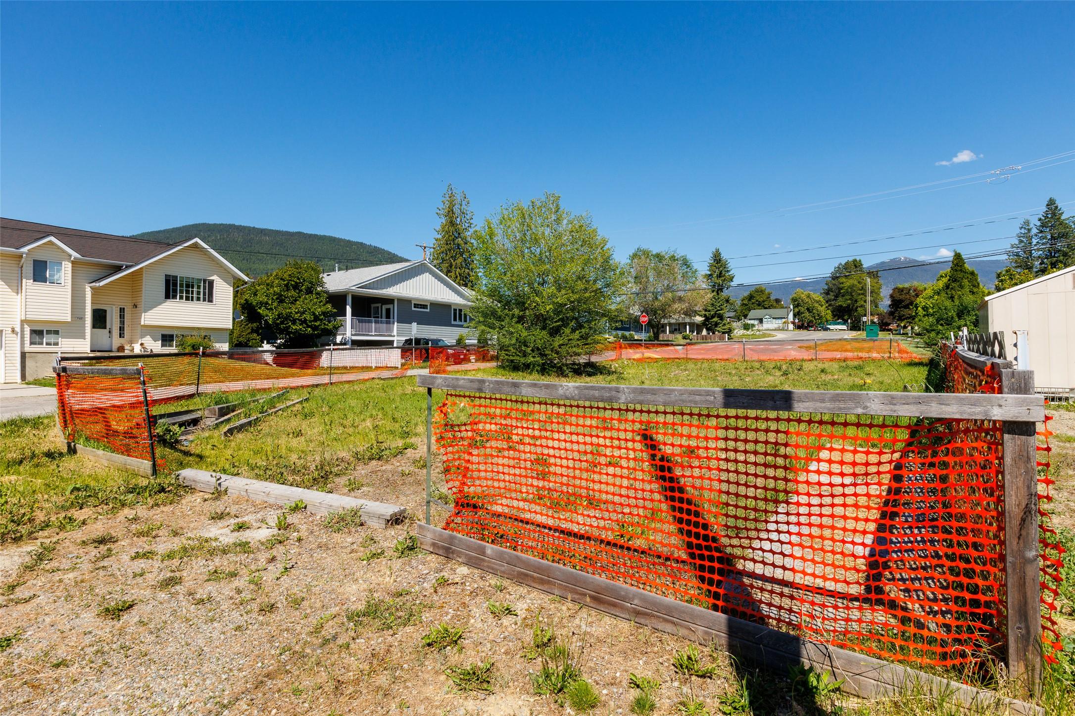 520 8Th Avenue, Creston, BC