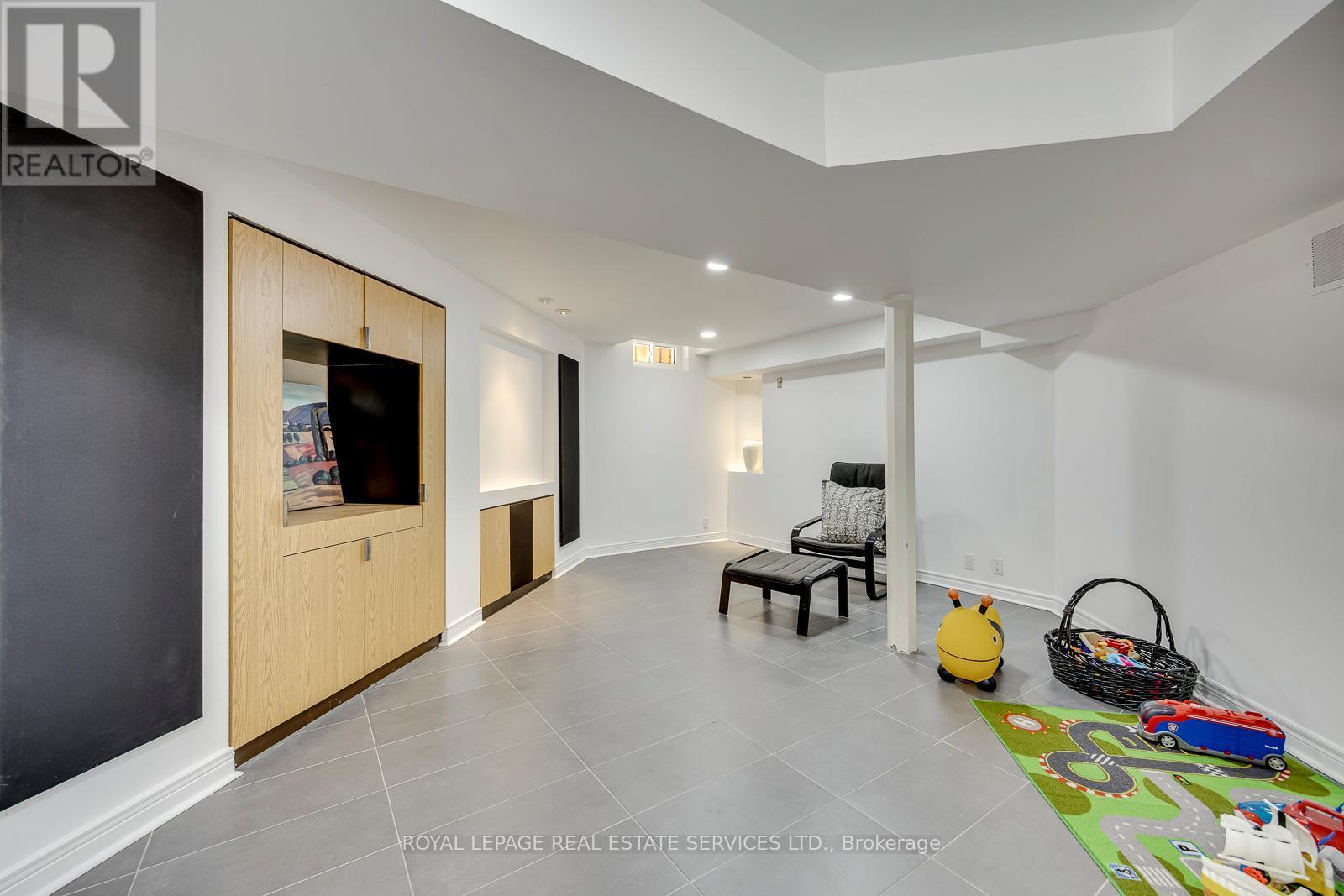 300 Canital Court, Mississauga, ON