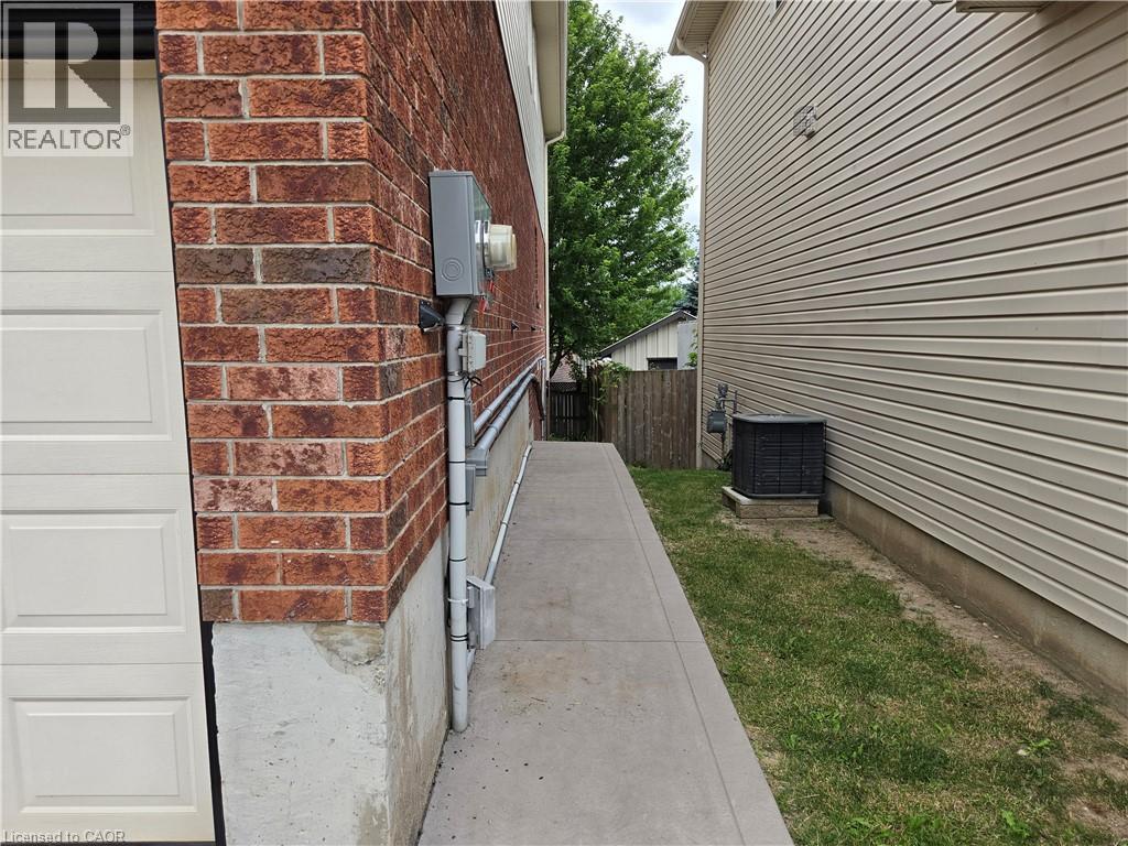 709 Windflower Crescent, Kitchener, ON - Outdoor With Exterior