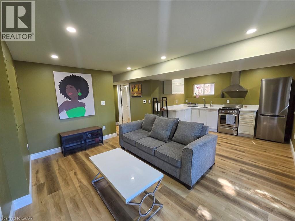709 Windflower Crescent, Kitchener, ON - Indoor Photo Showing Living Room