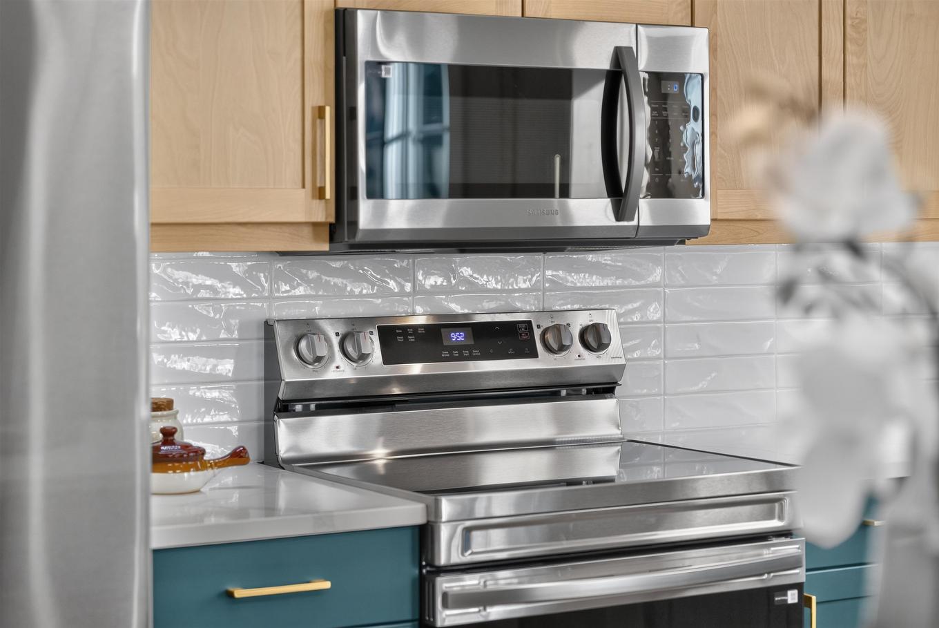 273 Colin Avenue, Summerside, PE - Indoor Photo Showing Kitchen With Upgraded Kitchen