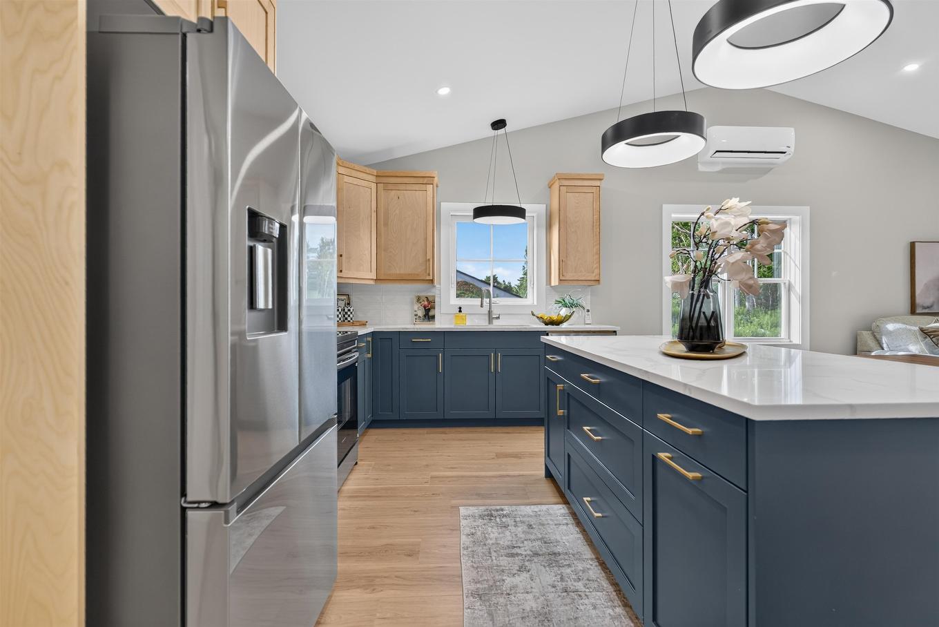 275 Colin Avenue, Summerside, PE - Indoor Photo Showing Kitchen With Upgraded Kitchen