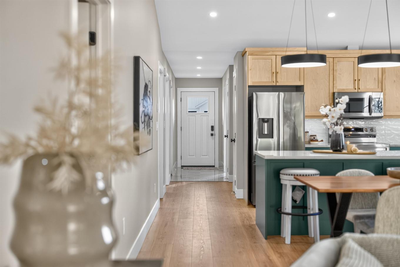 275 Colin Avenue, Summerside, PE - Indoor Photo Showing Kitchen With Upgraded Kitchen