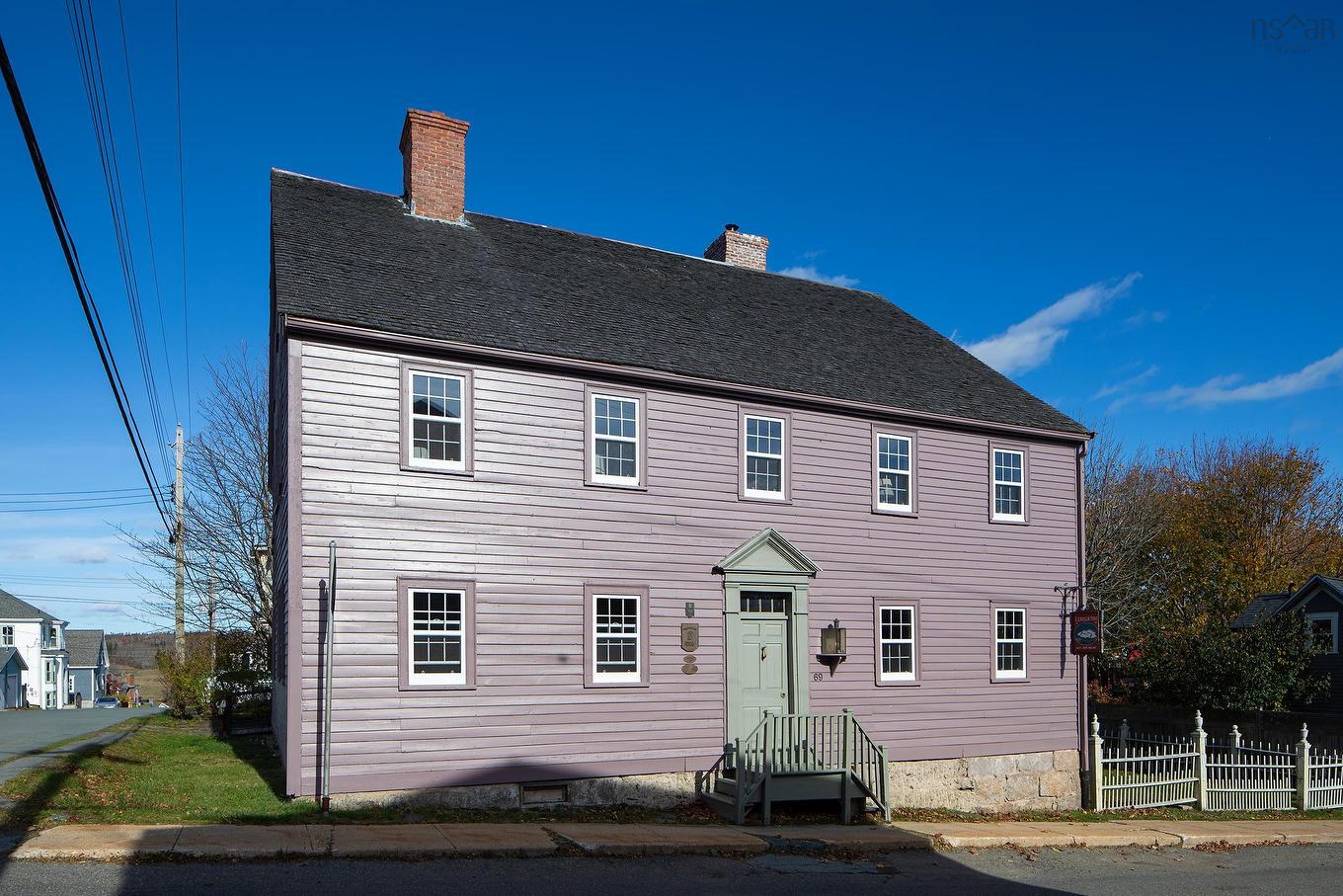 69 Fox Street, Lunenburg, NS