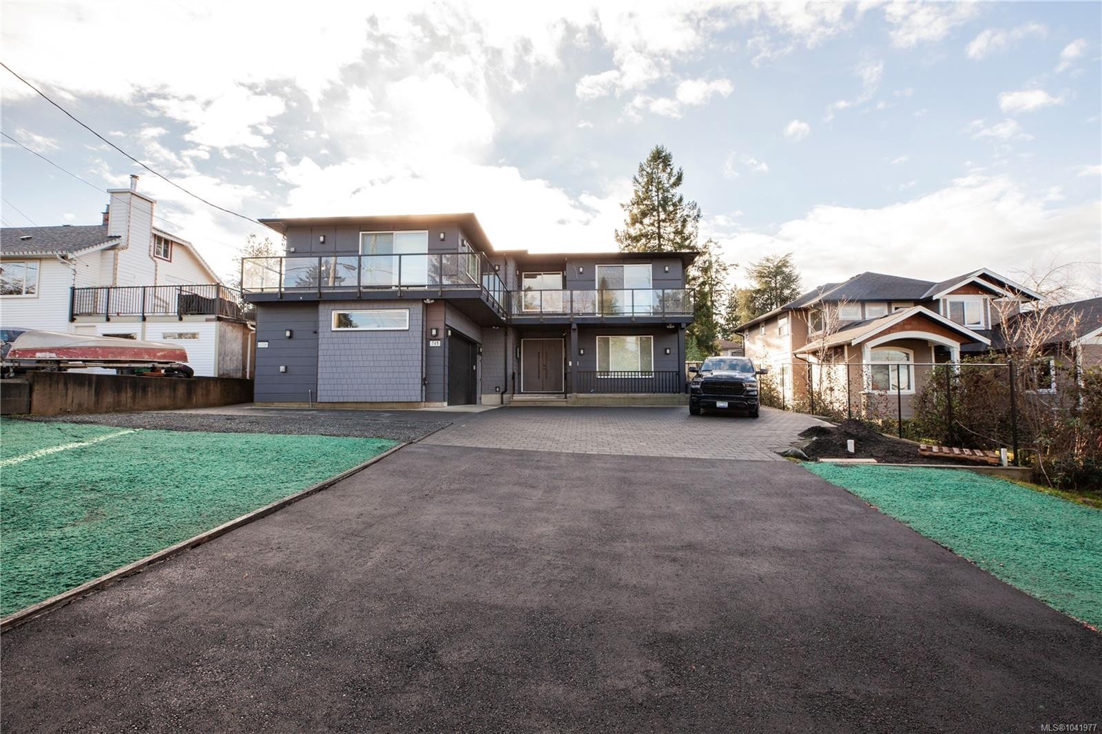 741 Snowdrop Ave, Saanich, BC