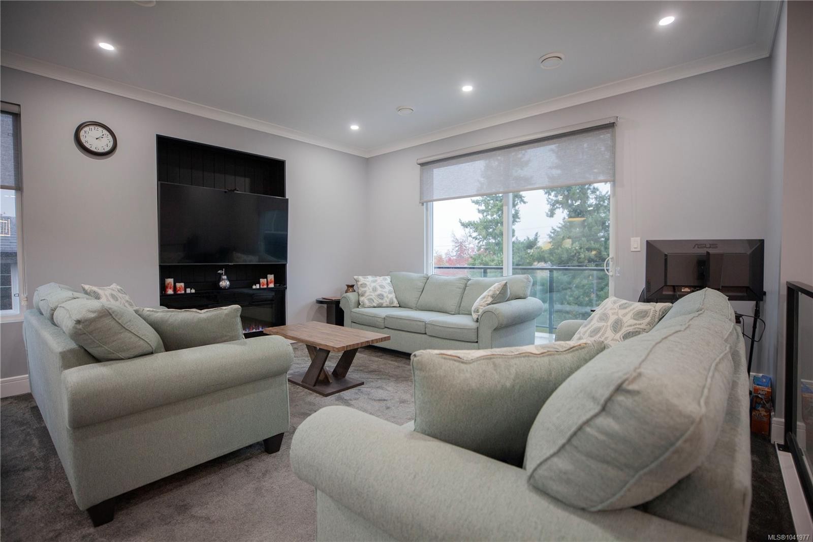 741 Snowdrop Ave, Saanich, BC