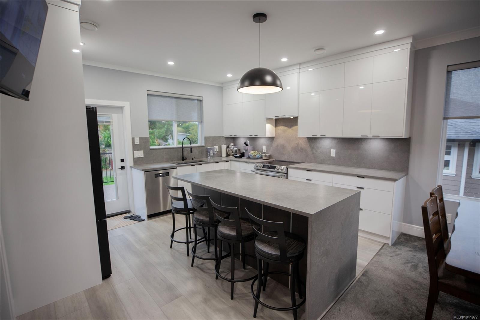 741 Snowdrop Ave, Saanich, BC