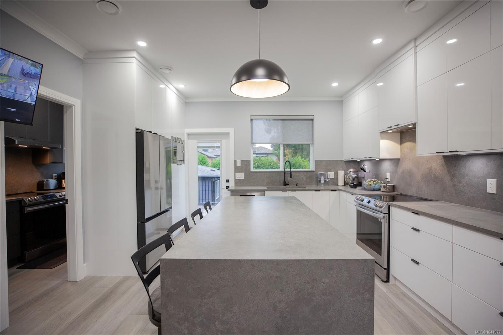 741 Snowdrop Ave, Saanich, BC