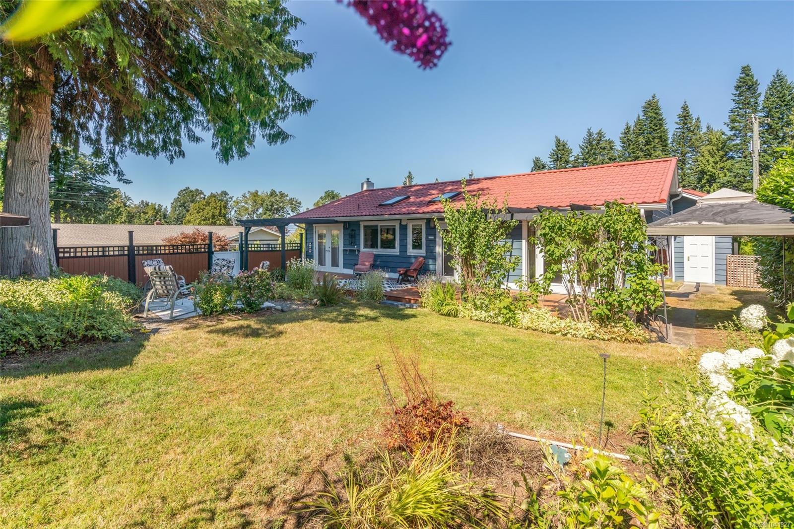 560 Eaglecrest Dr, Qualicum Beach, BC