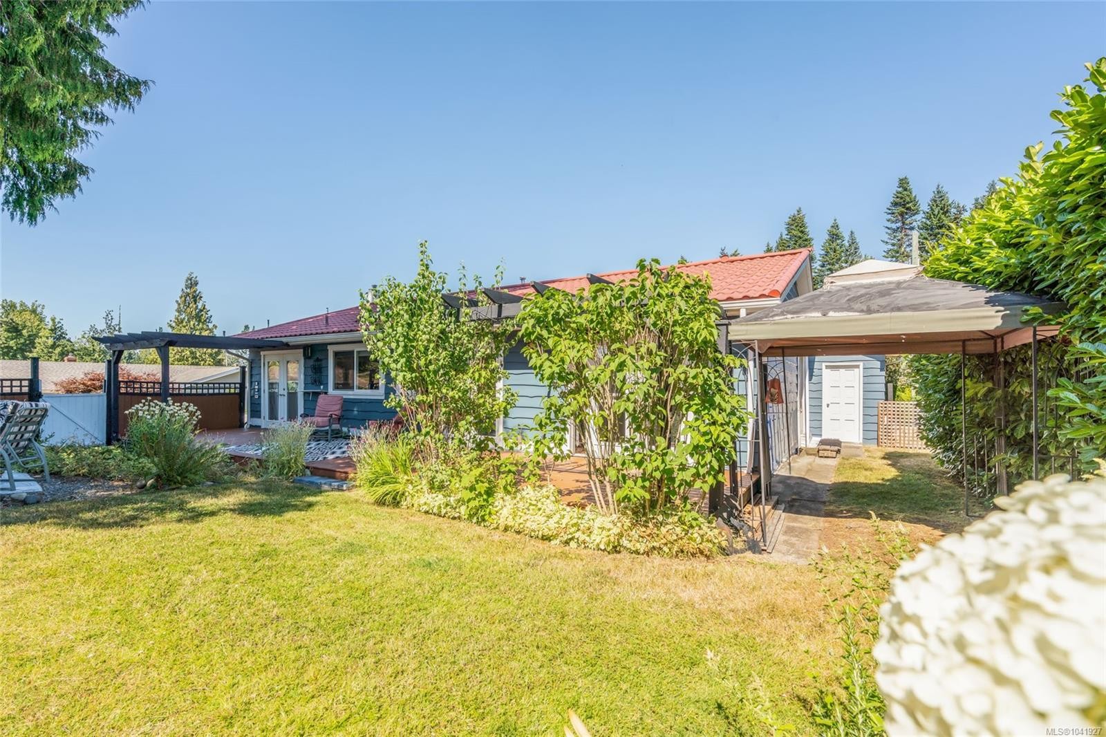 560 Eaglecrest Dr, Qualicum Beach, BC