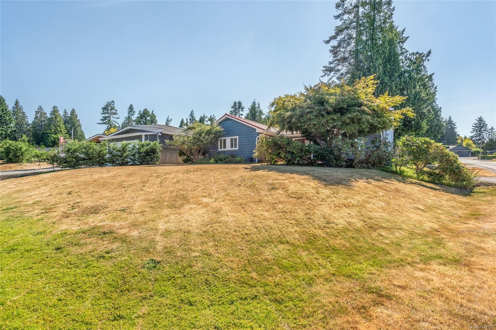 560 Eaglecrest Dr, Qualicum Beach, BC