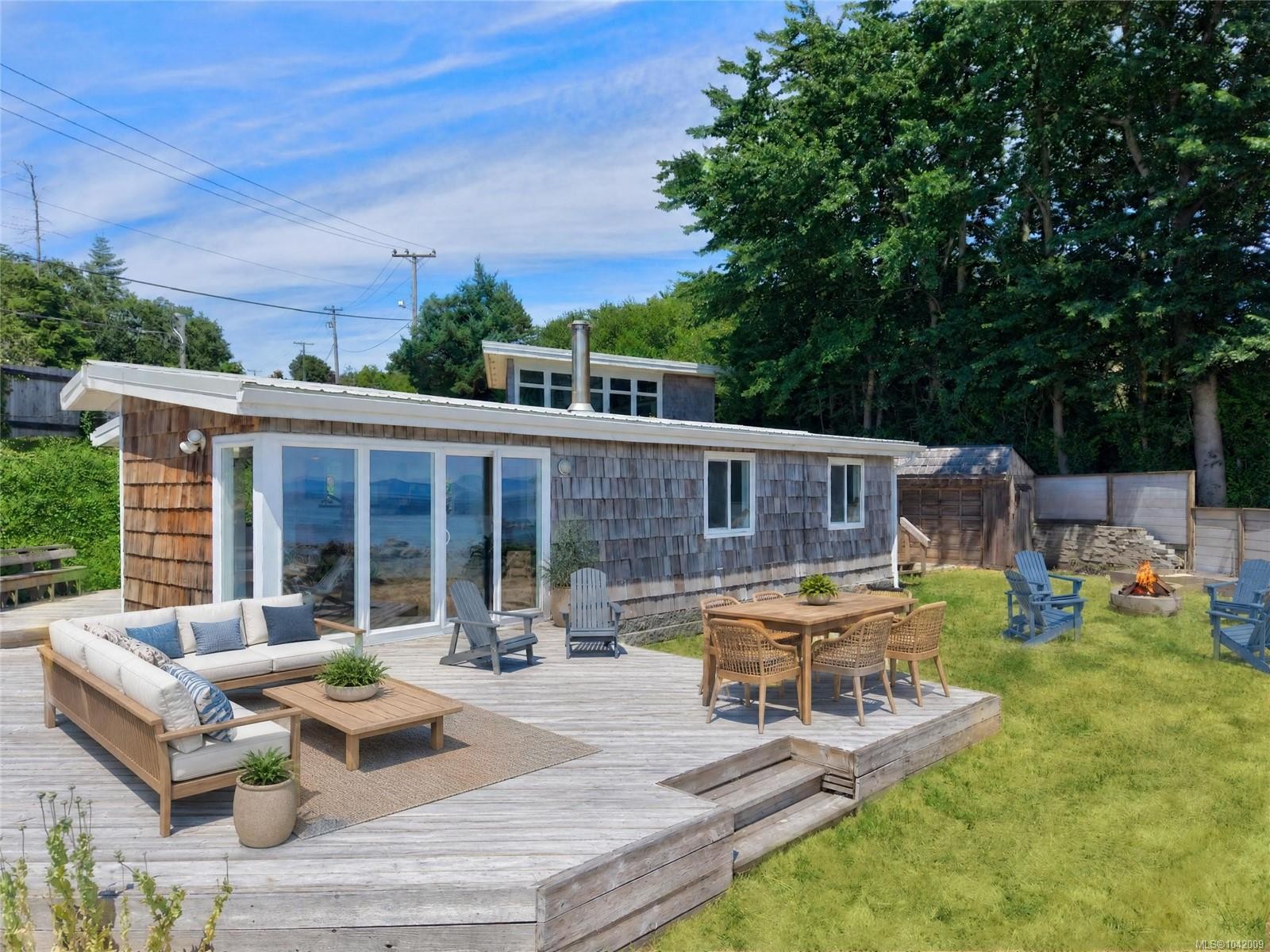 343 Lazo Rd, Comox, BC