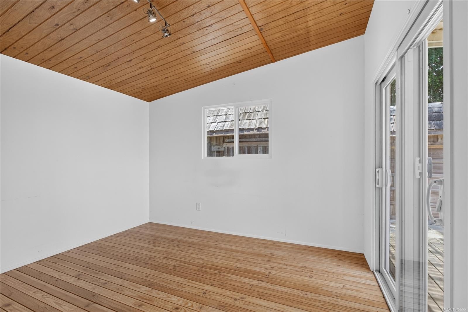 343 Lazo Rd, Comox, BC