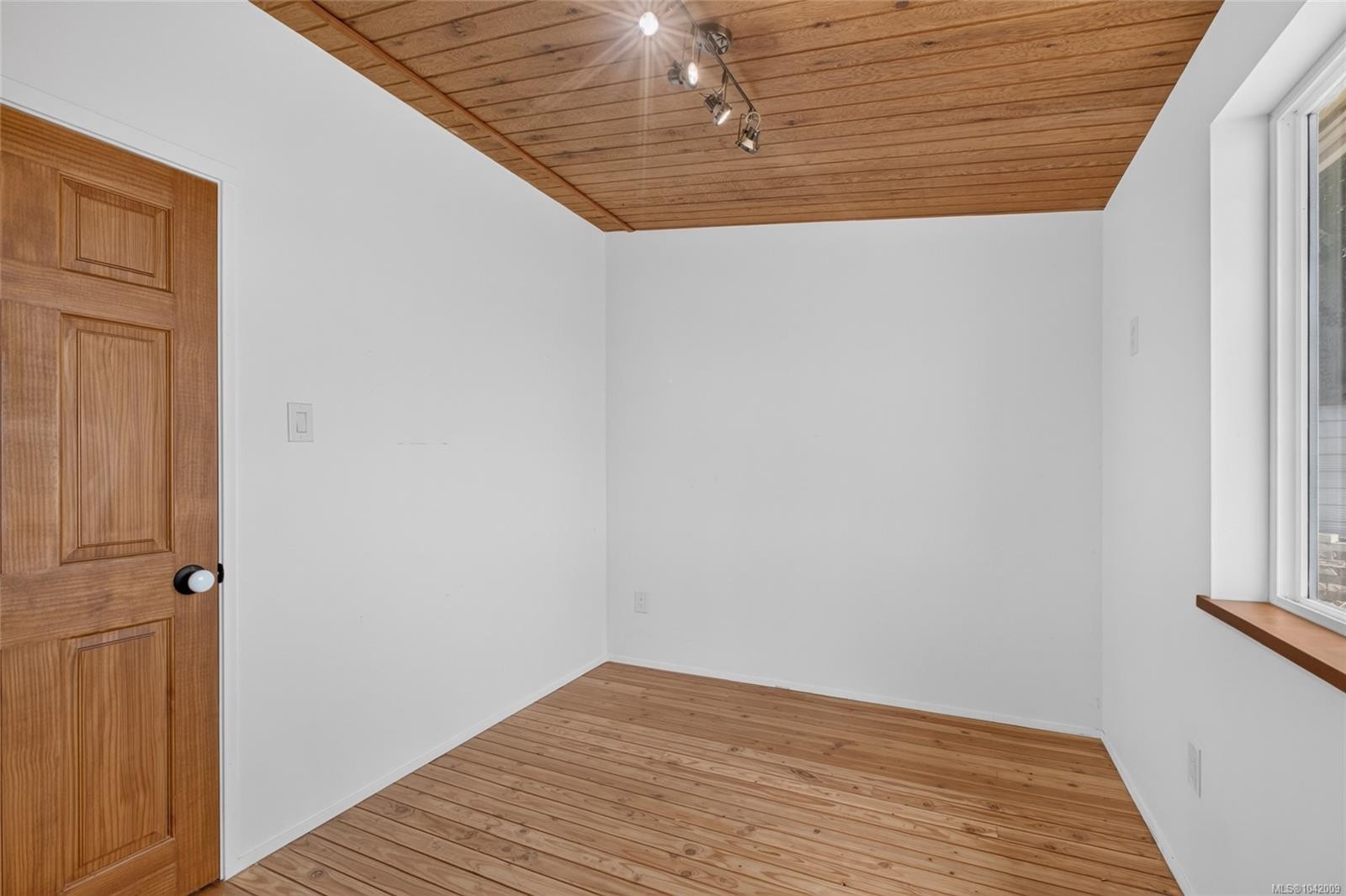 343 Lazo Rd, Comox, BC