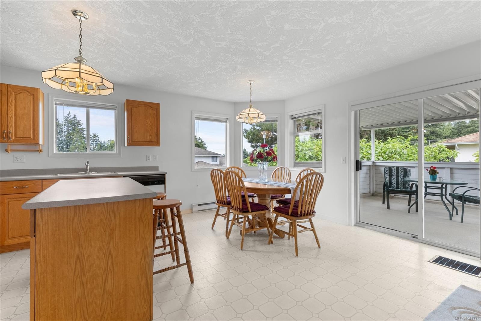 1004 Adeline Pl, Saanich, BC