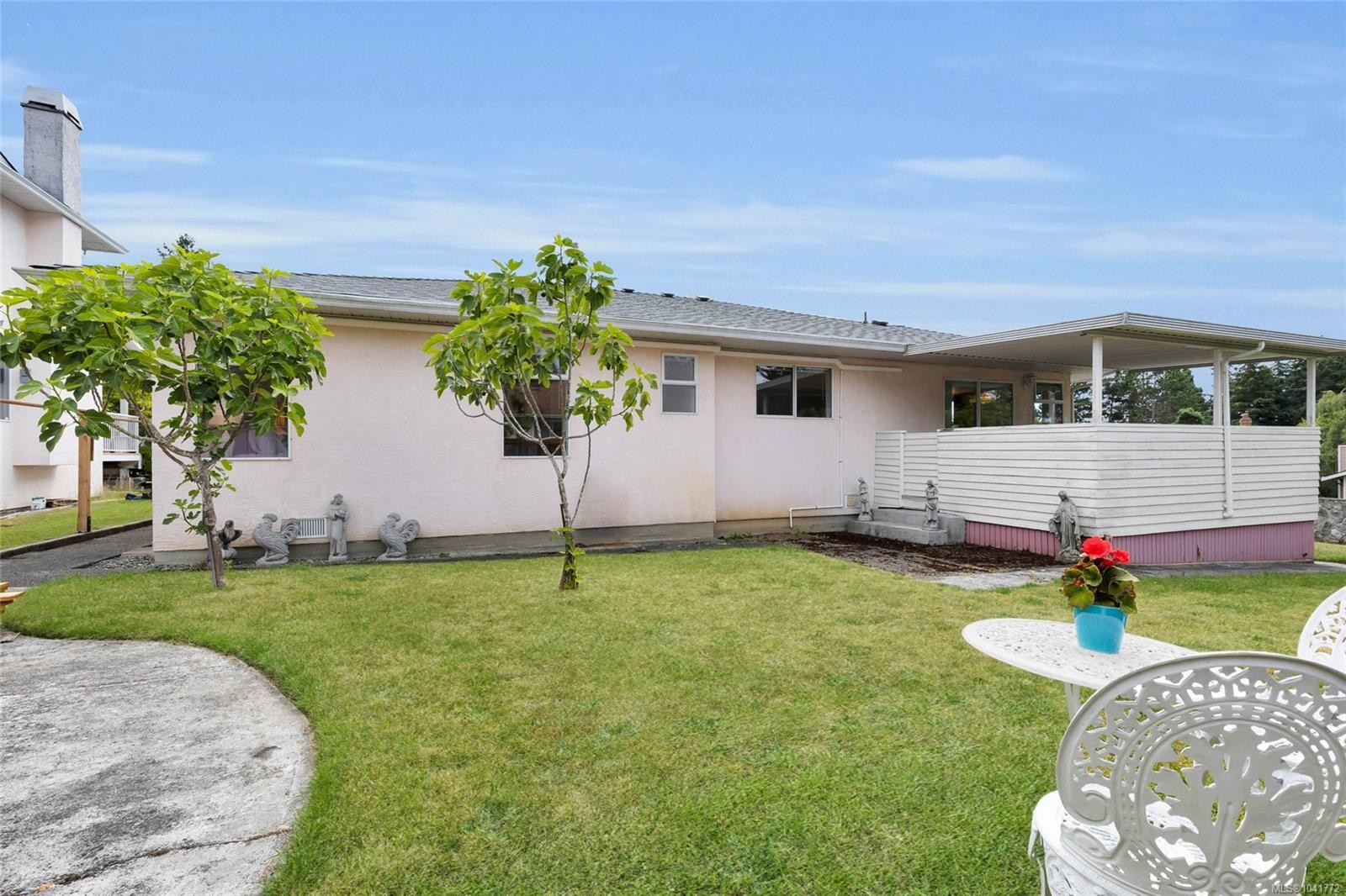 1004 Adeline Pl, Saanich, BC