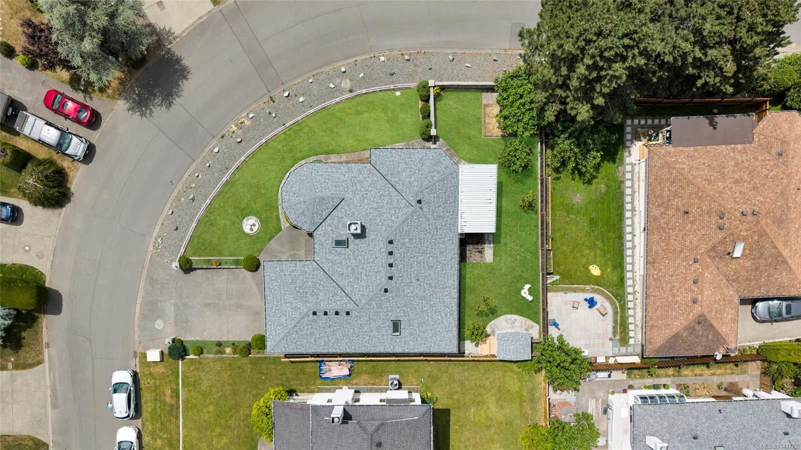 1004 Adeline Pl, Saanich, BC