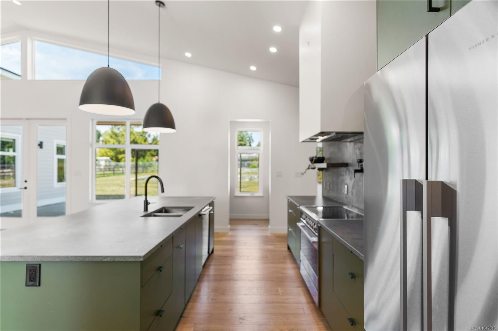 846 Birch Rd, North Saanich, BC