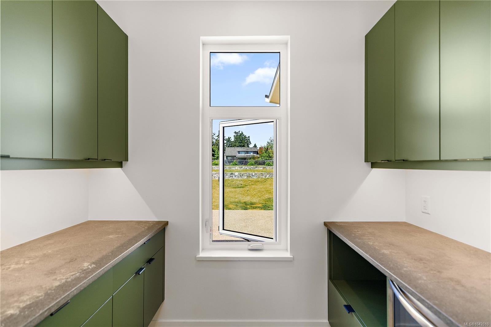 846 Birch Rd, North Saanich, BC