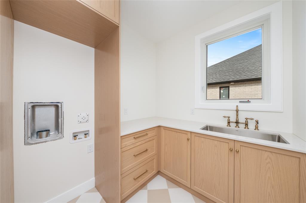 3499 Paul Crescent, Plympton-Wyoming, ON
