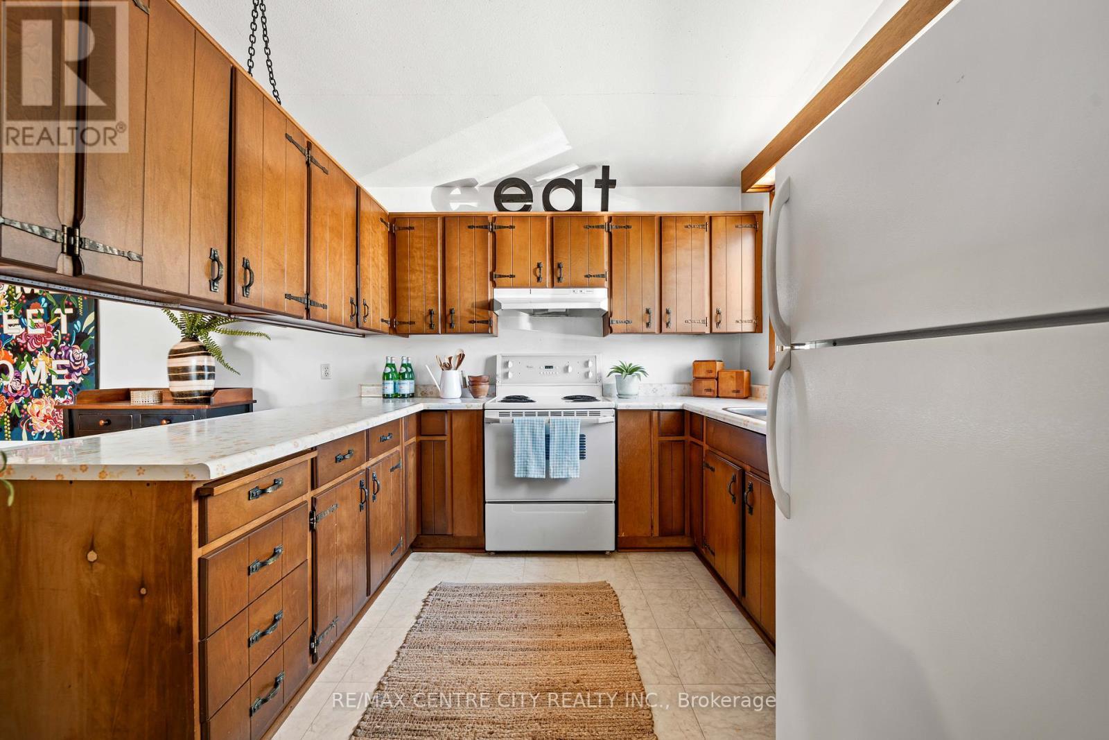 Rustic Kitchen - 23171 Talbot Line, West Elgin, ON