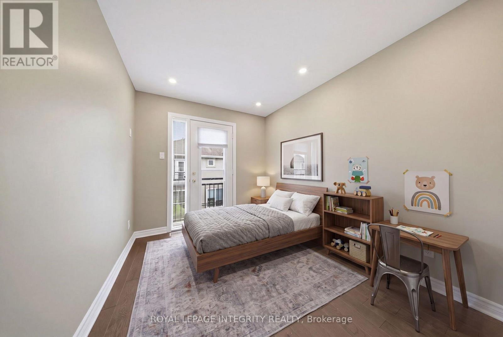Virtually staged - 2 Panorama Private, Ottawa, ON