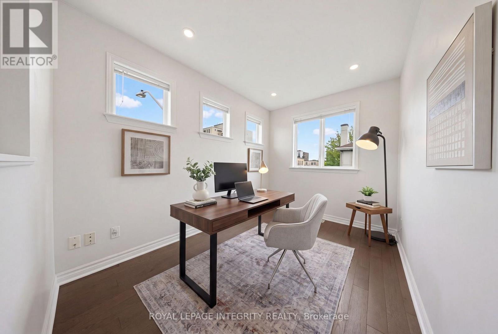 Virtually staged - 2 Panorama Private, Ottawa, ON