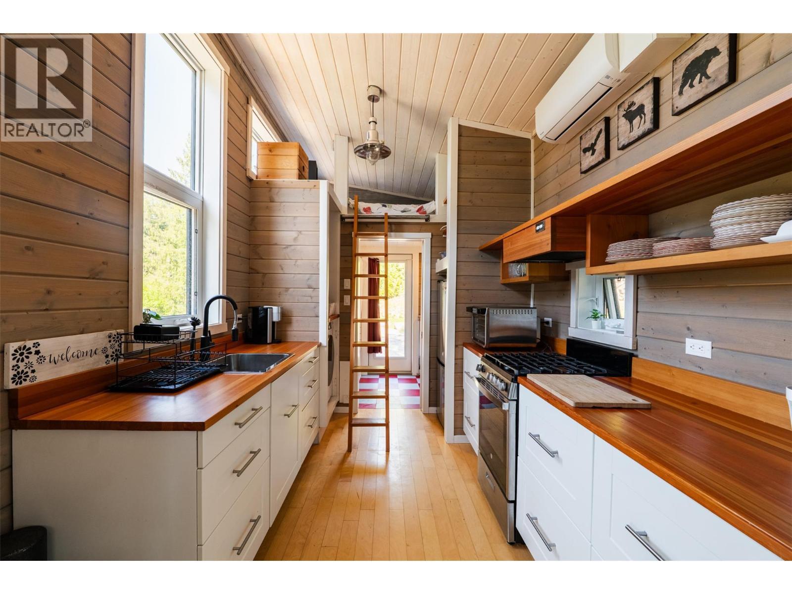 6736 3A Highway, Nelson, BC