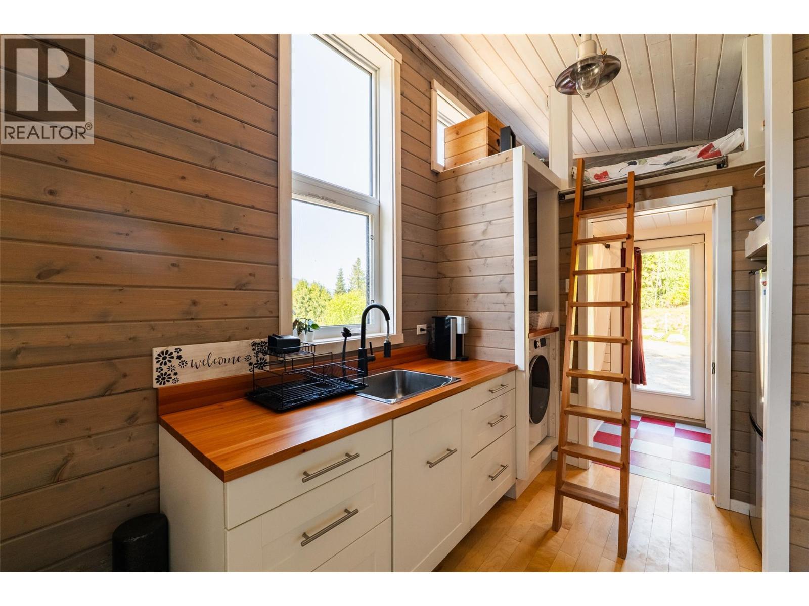 6736 3A Highway, Nelson, BC