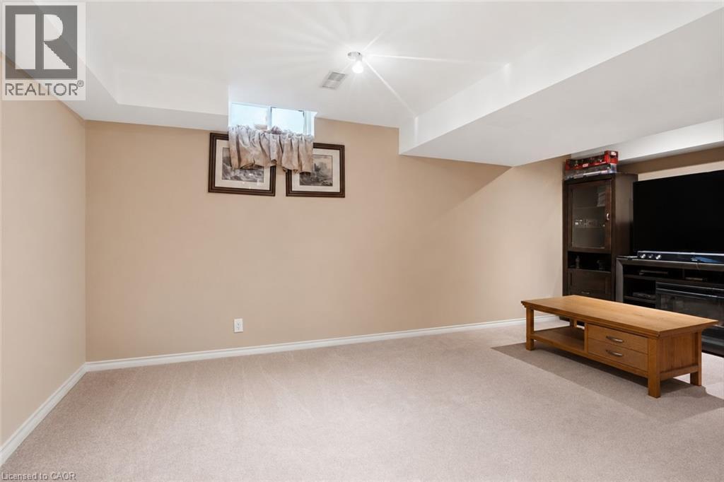 565 Rymal Road E Unit# 2, Hamilton, ON - Indoor Photo Showing Other Room