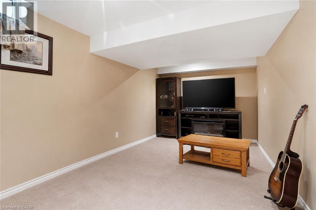 565 Rymal Road E Unit# 2, Hamilton, ON - Indoor Photo Showing Other Room