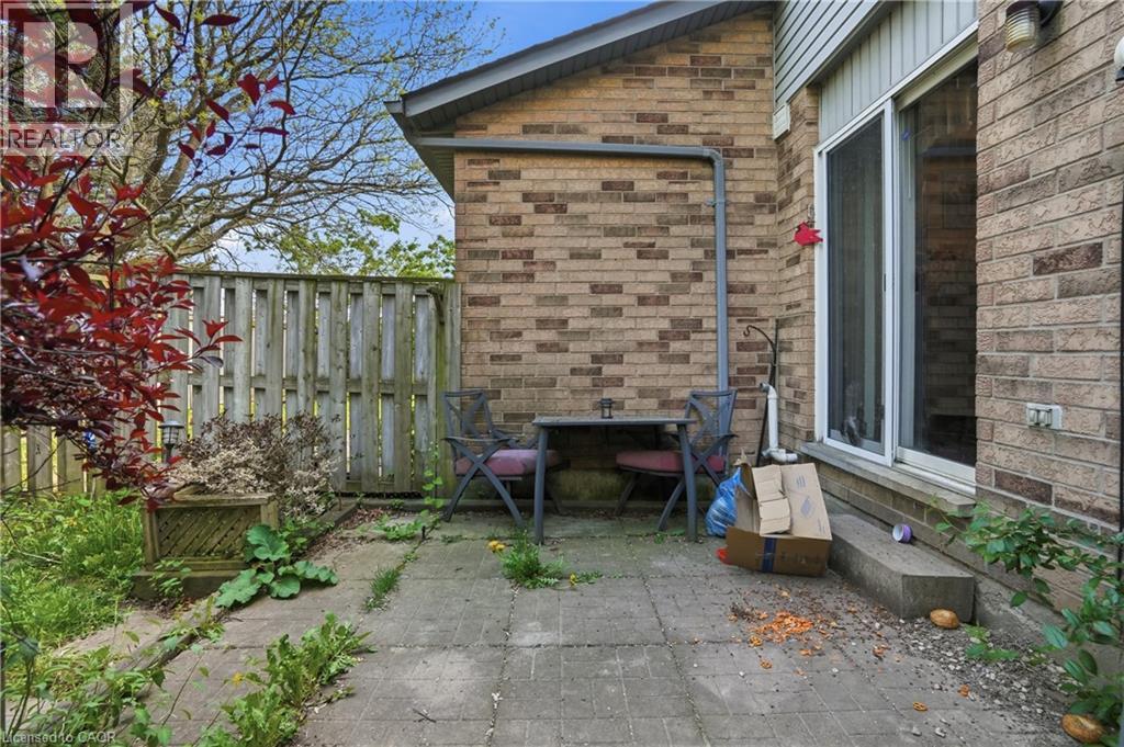 565 Rymal Road E Unit# 2, Hamilton, ON - Outdoor