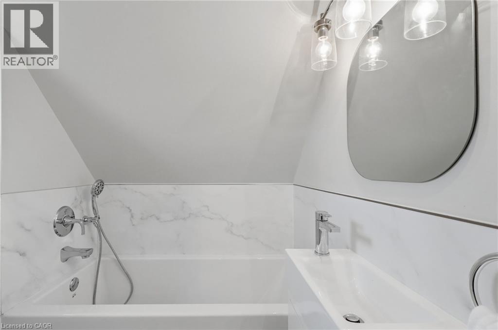 410 Beach Boulevard, Hamilton, ON