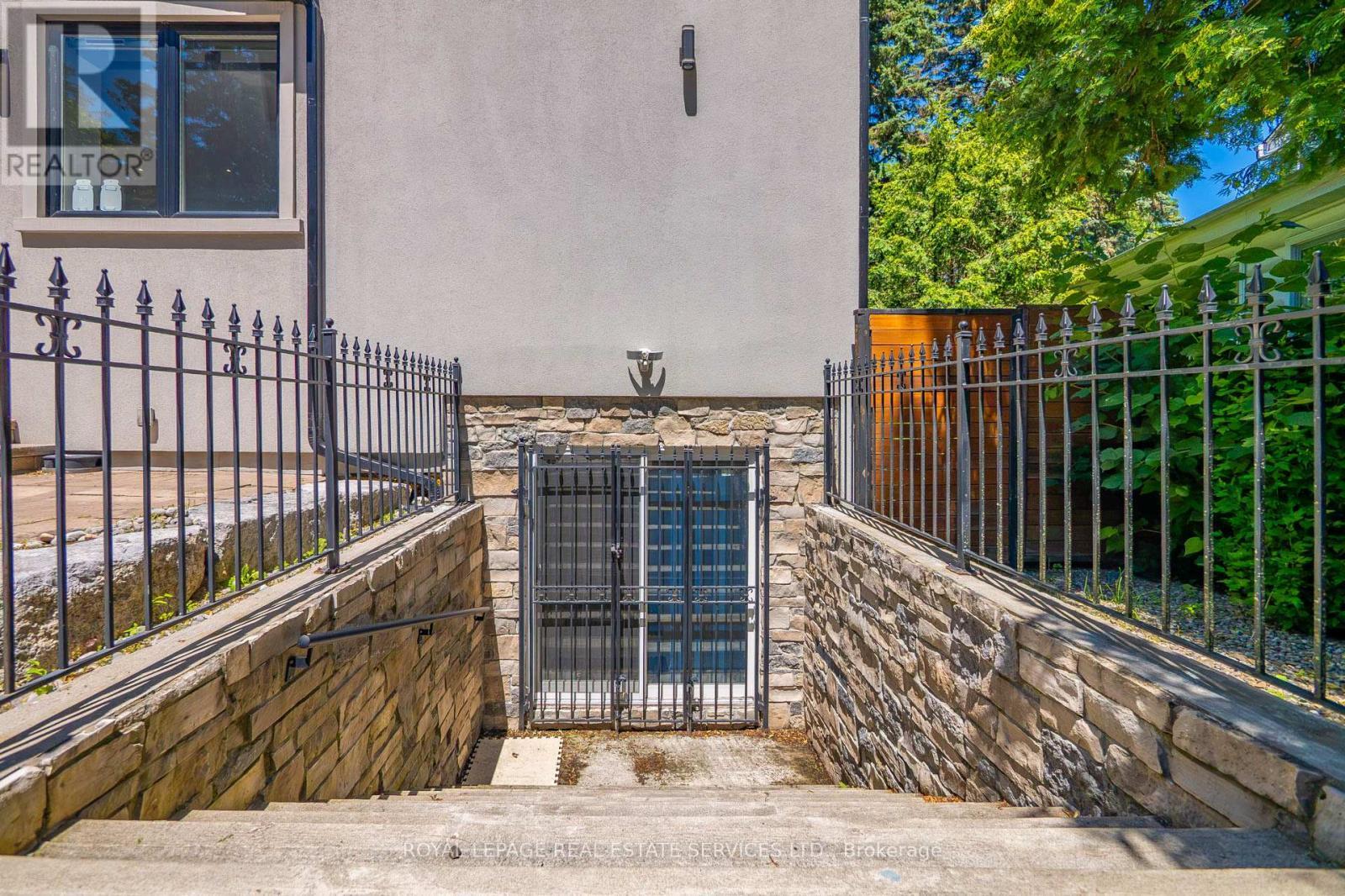 1568 Broadmoor Avenue, Mississauga, ON