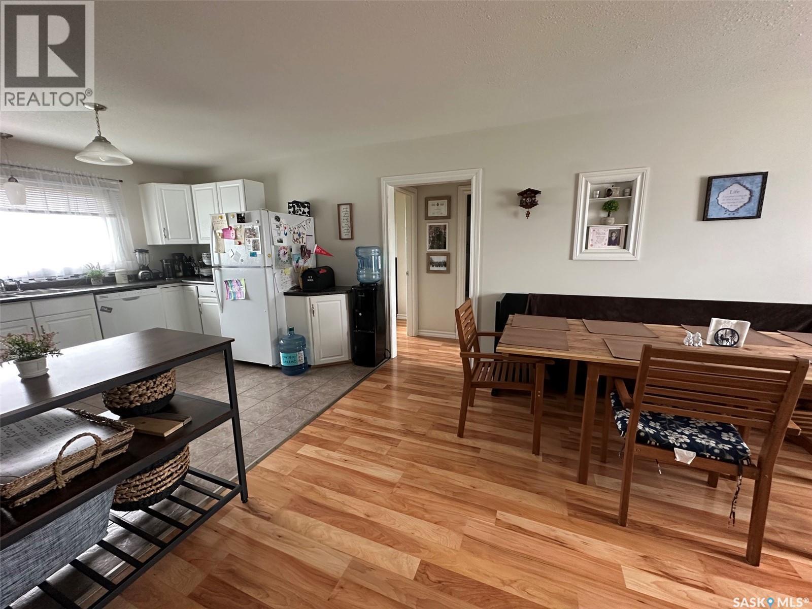 344 Young Street, Macoun, SK - Indoor Photo Showing Dining Room