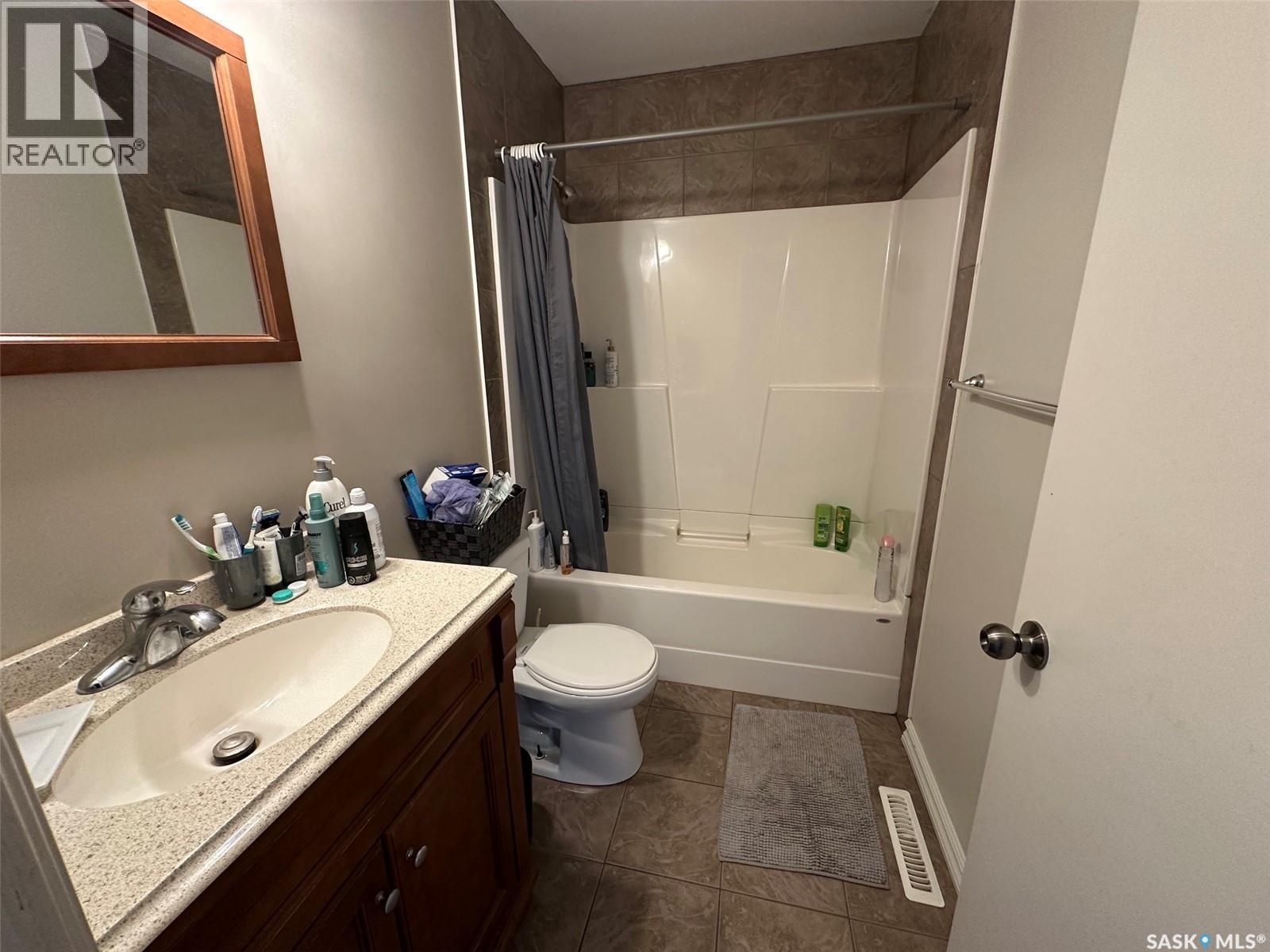 344 Young Street, Macoun, SK - Indoor Photo Showing Bathroom