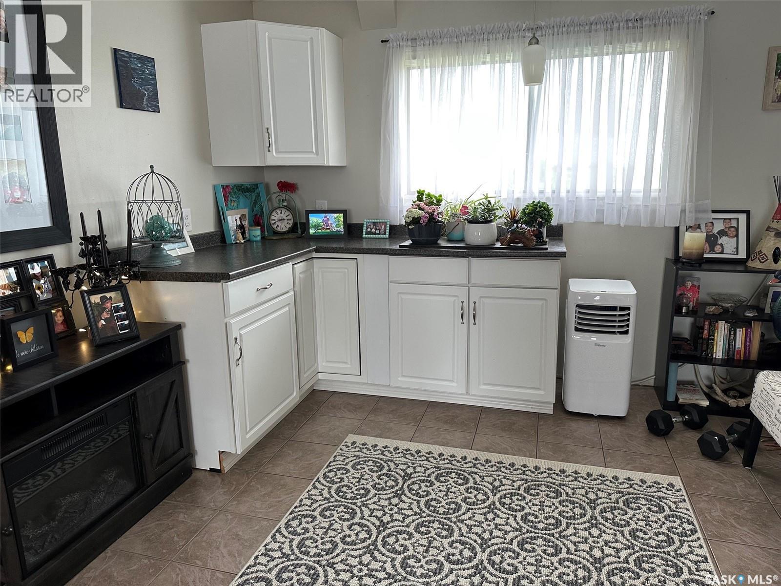 344 Young Street, Macoun, SK - Indoor