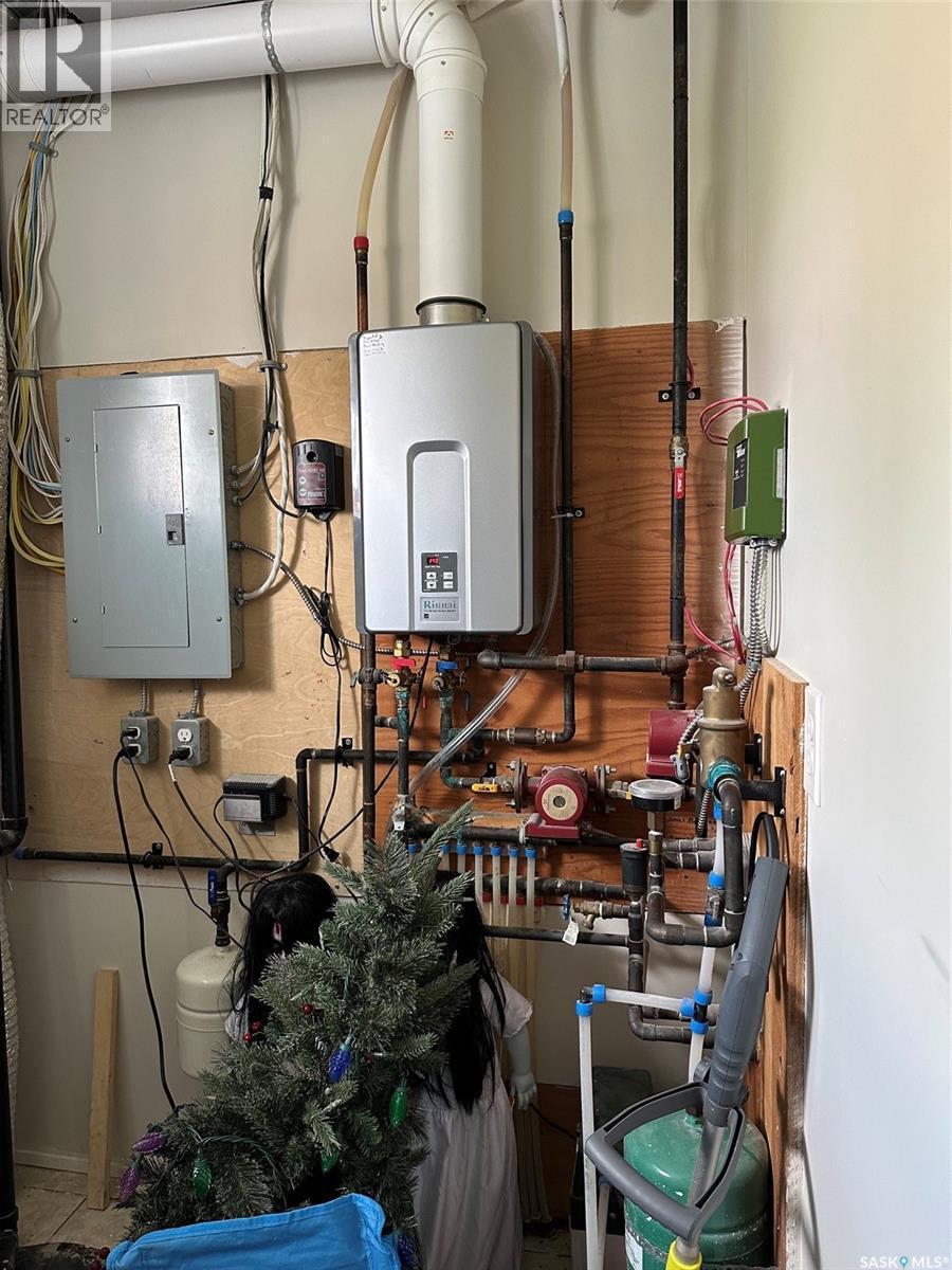 344 Young Street, Macoun, SK - Indoor Photo Showing Basement