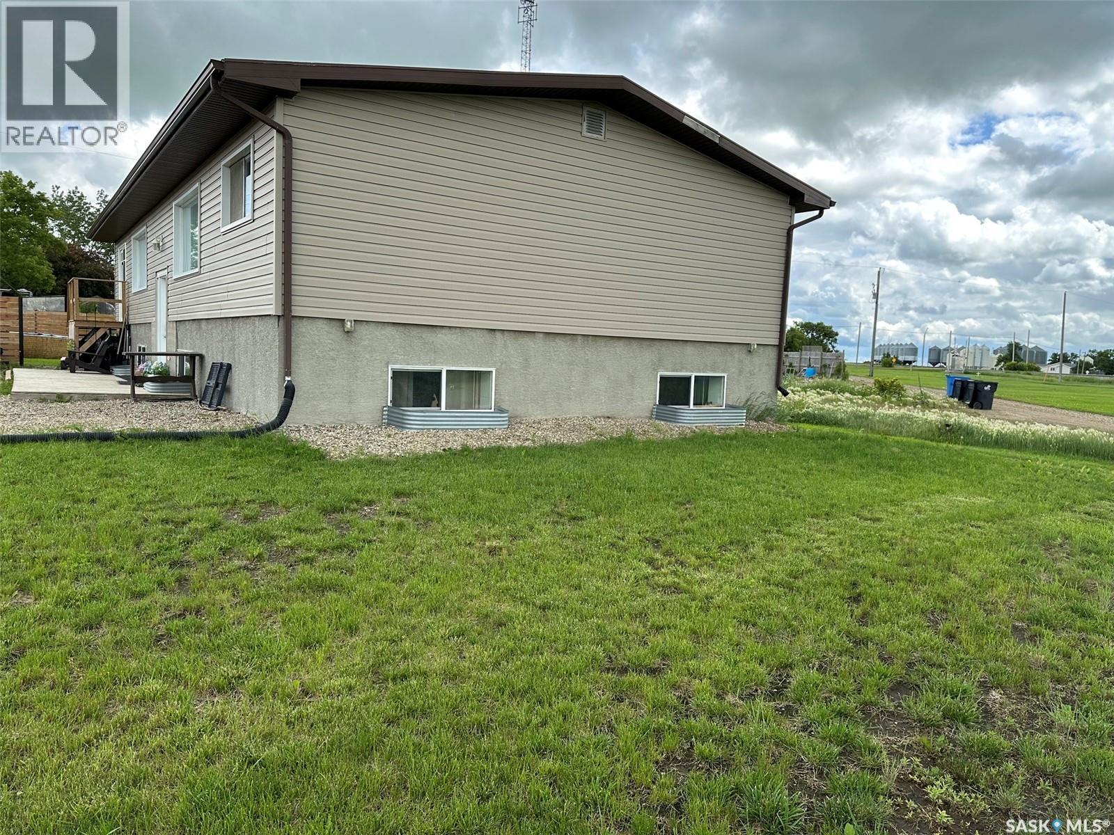 344 Young Street, Macoun, SK - Outdoor