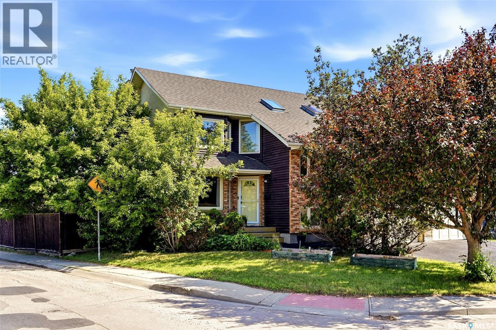 6703 Maplecrest Place, Regina, SK