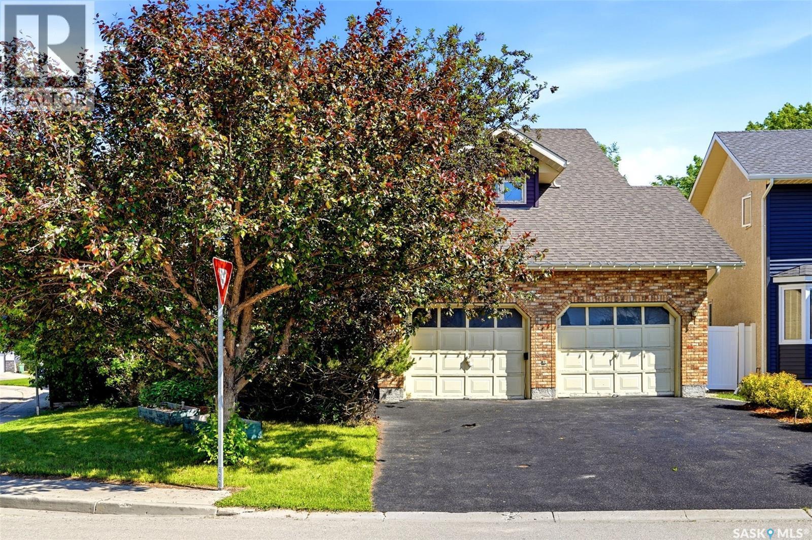 6703 Maplecrest Place, Regina, SK